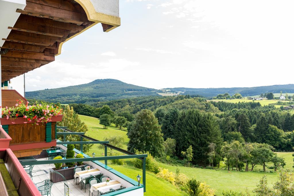 Natur- Und Wohlfuehlhotel Kastenholz Wershofen ภายนอก รูปภาพ