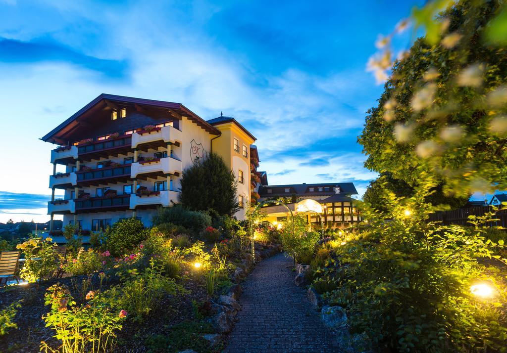 Natur- Und Wohlfuehlhotel Kastenholz Wershofen ภายนอก รูปภาพ